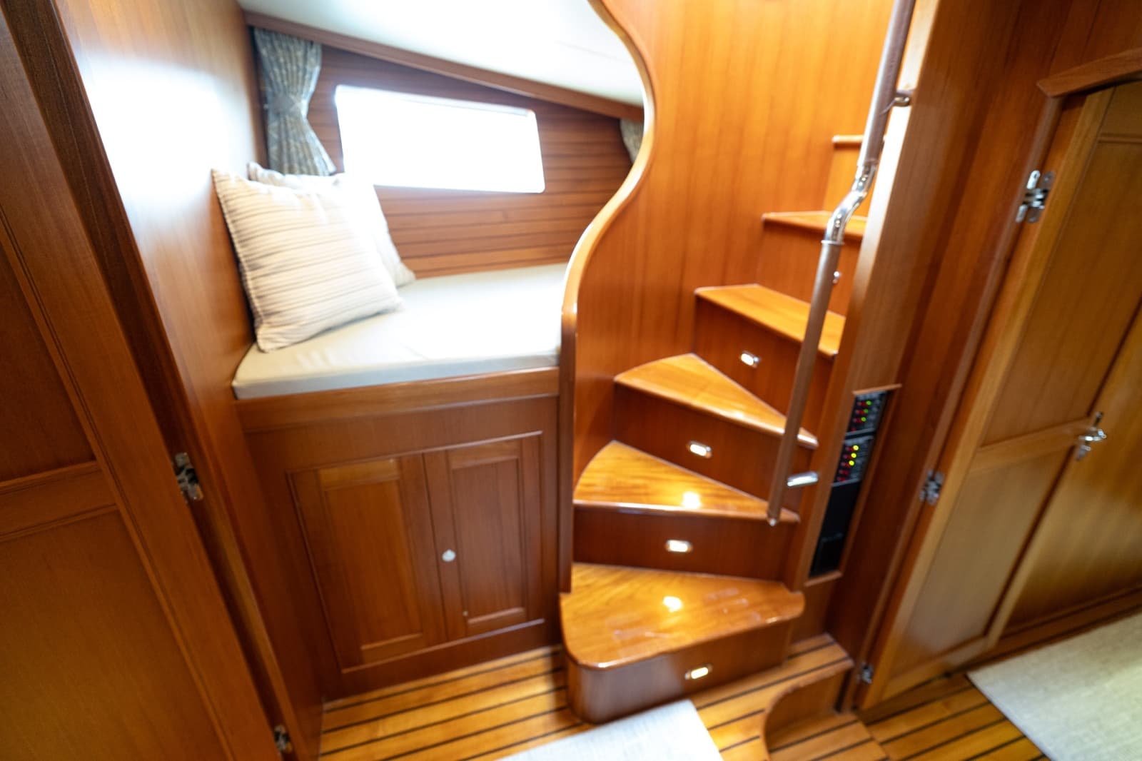 2015 Marlow Explorer 49E - Photo 33