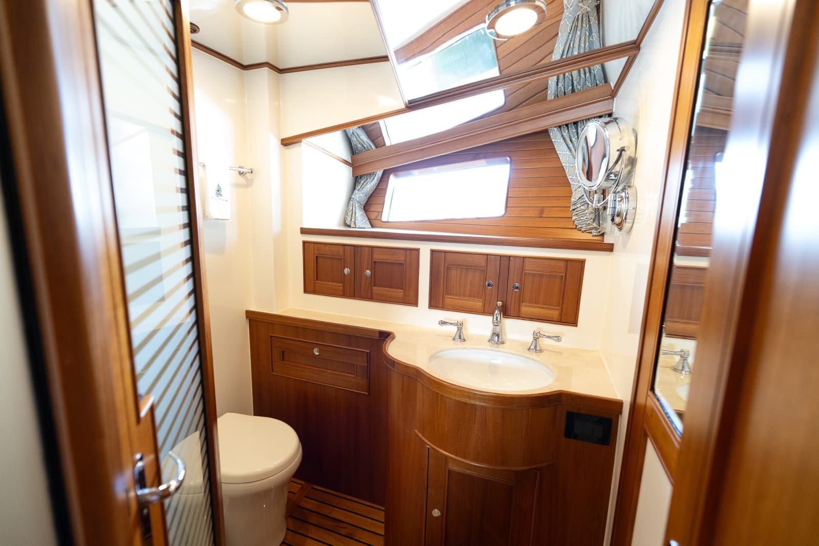 2015 Marlow Explorer 49E - Photo 37