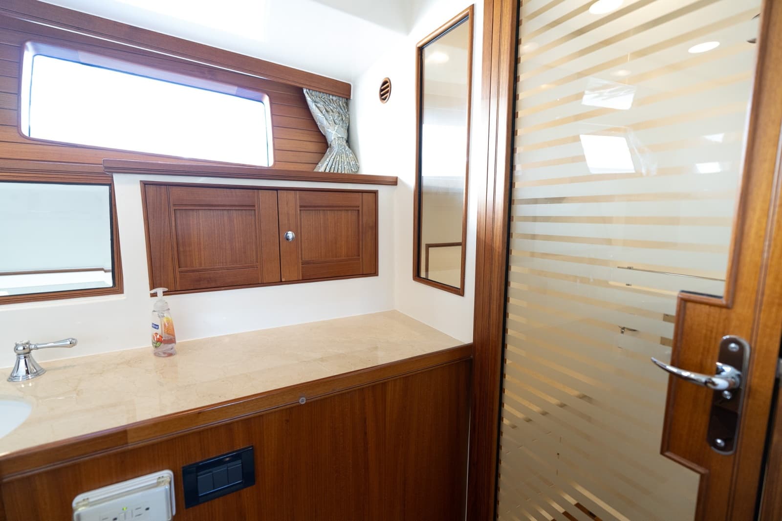 2015 Marlow Explorer 49E - Photo 45