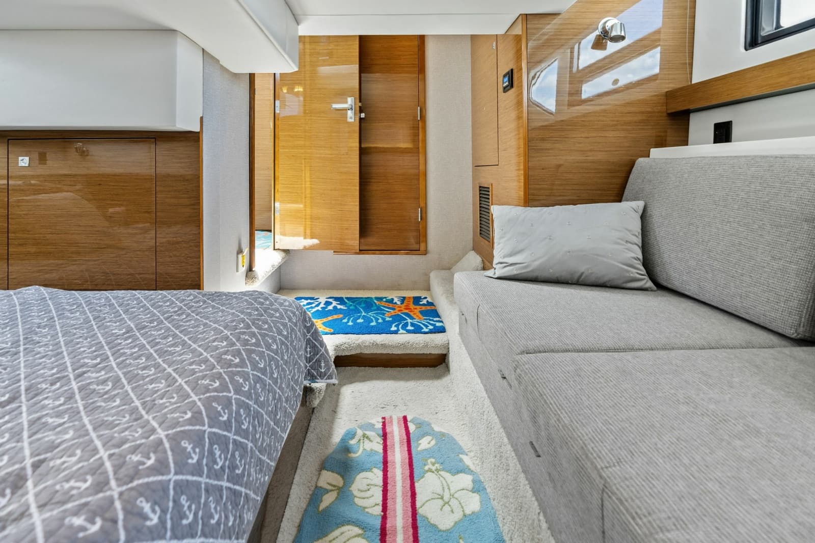 2019 Cruisers Yachts 42 Cantius - Photo 30