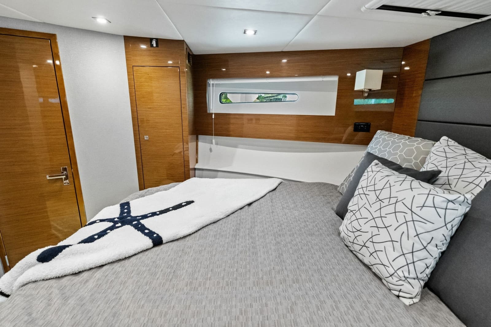 2019 Cruisers Yachts 42 Cantius - Photo 42