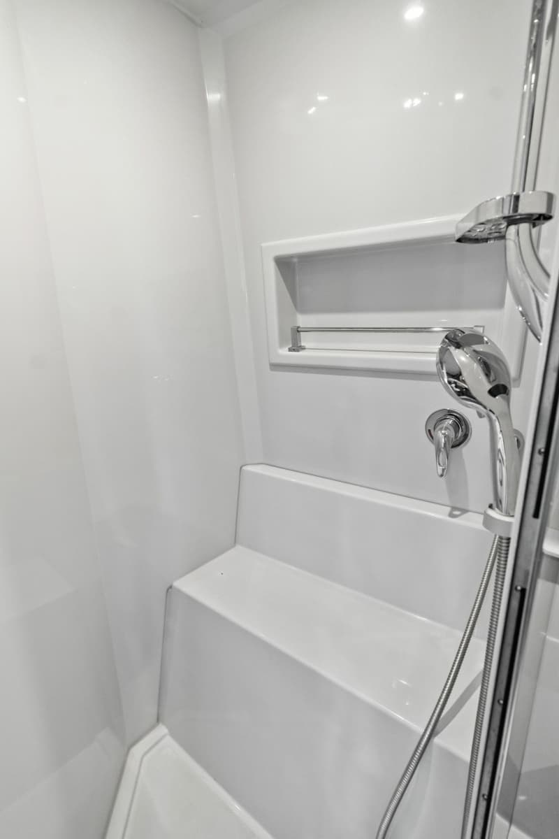 2019 Cruisers Yachts 42 Cantius - Photo 38