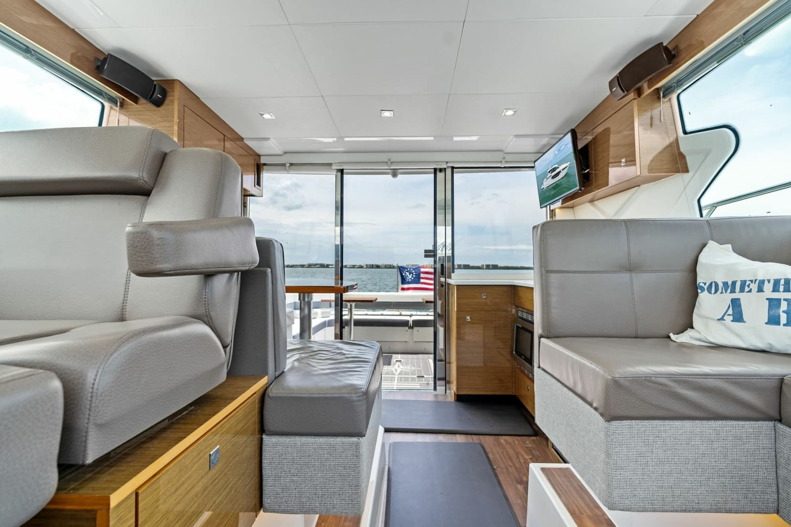 2019 Cruisers Yachts 42 Cantius - Photo 28