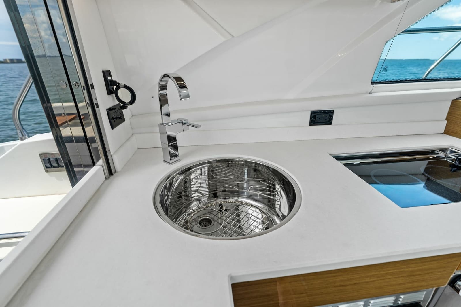 2019 Cruisers Yachts 42 Cantius - Photo 17