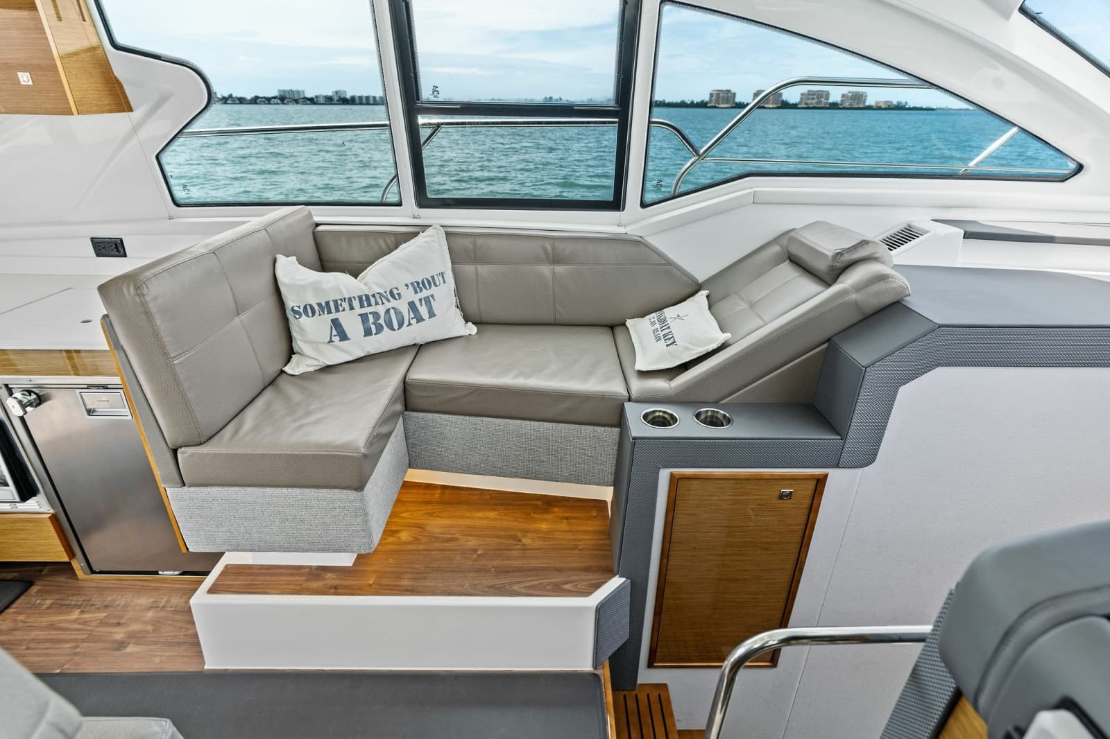 2019 Cruisers Yachts 42 Cantius - Photo 18