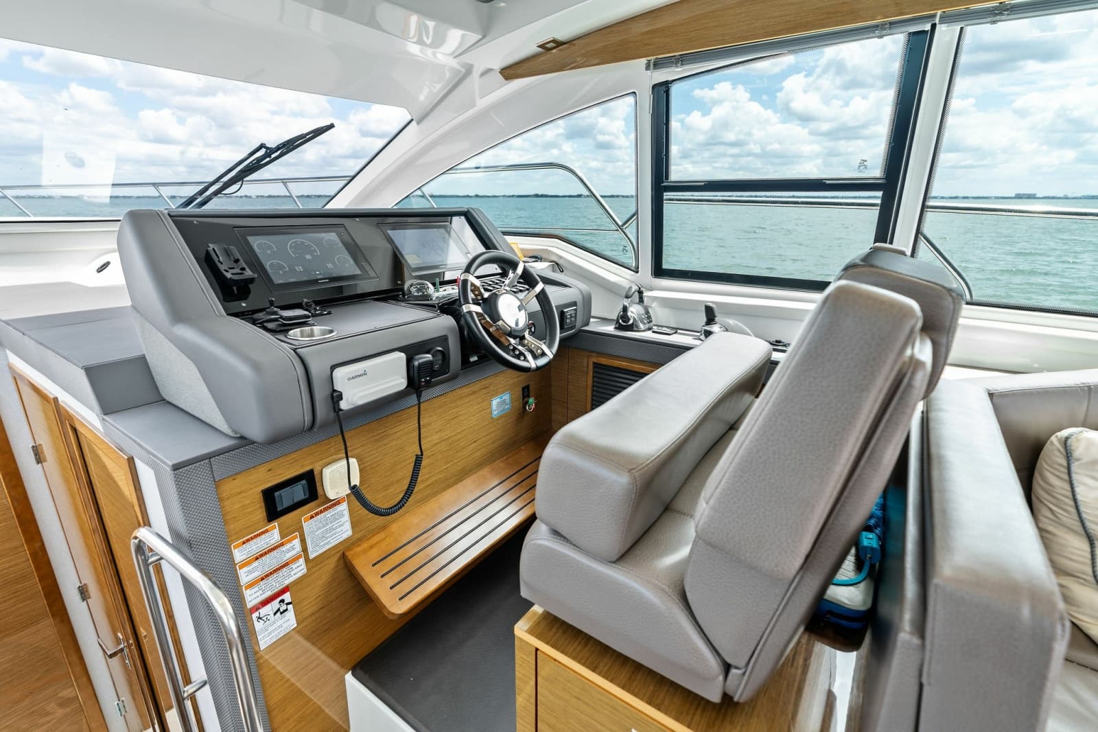 2019 Cruisers Yachts 42 Cantius - Photo 23