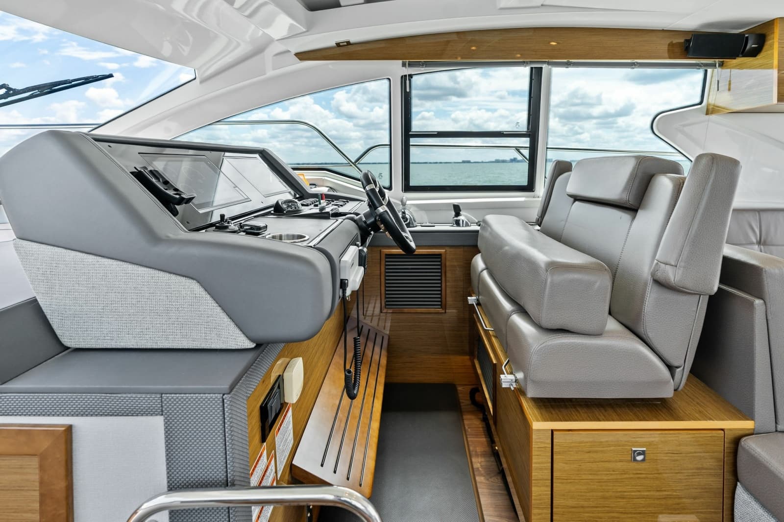 2019 Cruisers Yachts 42 Cantius - Photo 22