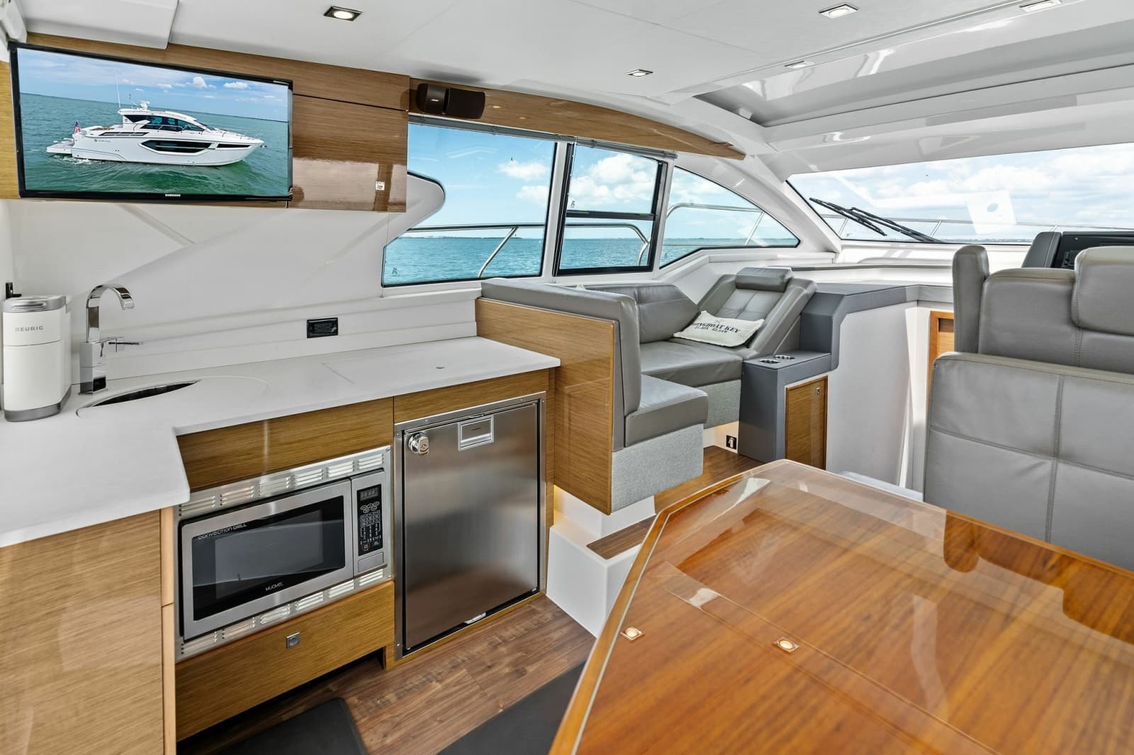 2019 Cruisers Yachts 42 Cantius - Photo 2