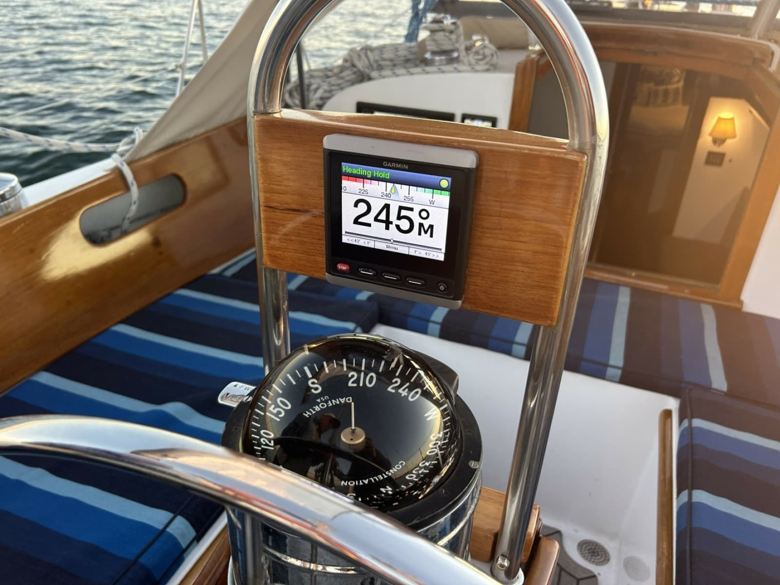 1970 Hinckley Bermuda 40 - Photo 22