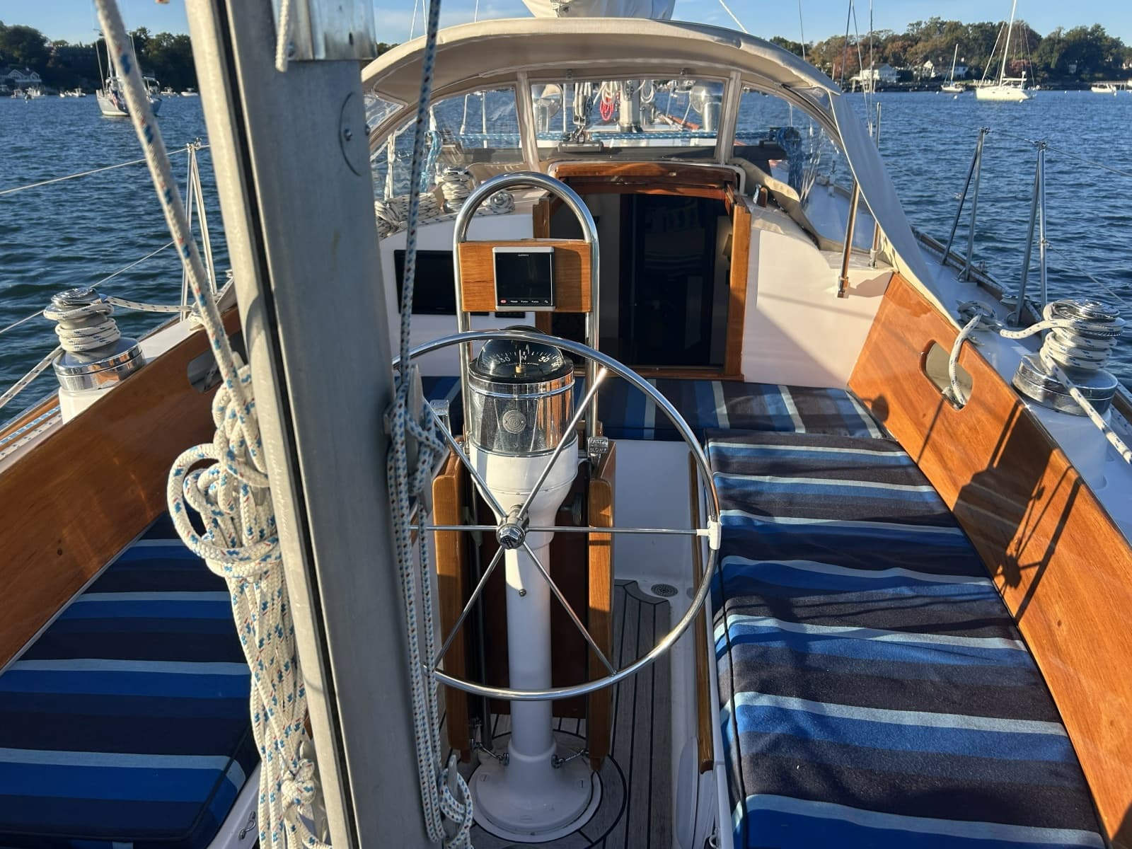 1970 Hinckley Bermuda 40 - Photo 21