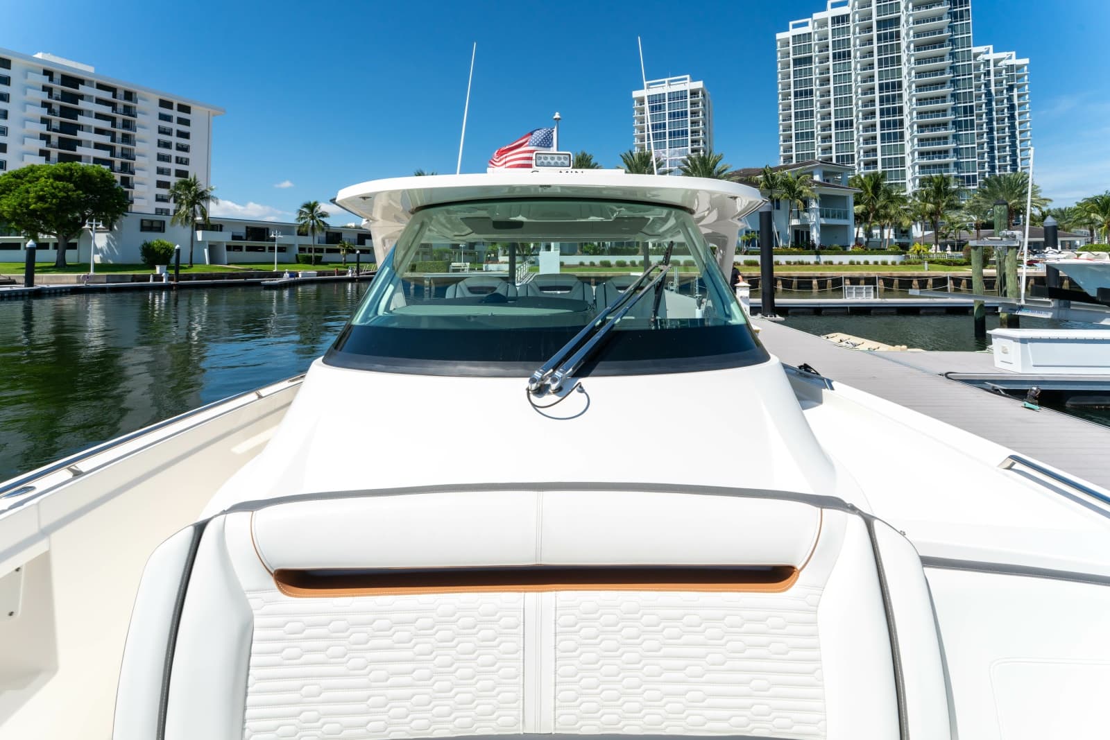 2020 Tiara Yachts 38 LS - Photo 22