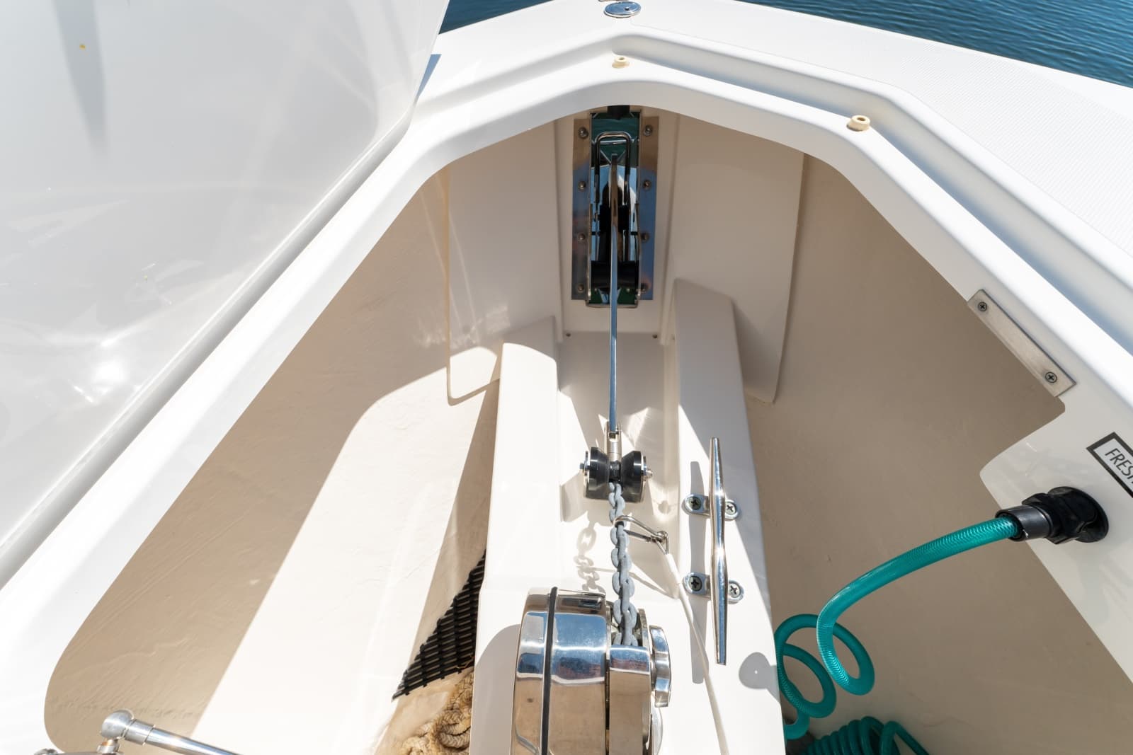 2020 Tiara Yachts 38 LS - Photo 23