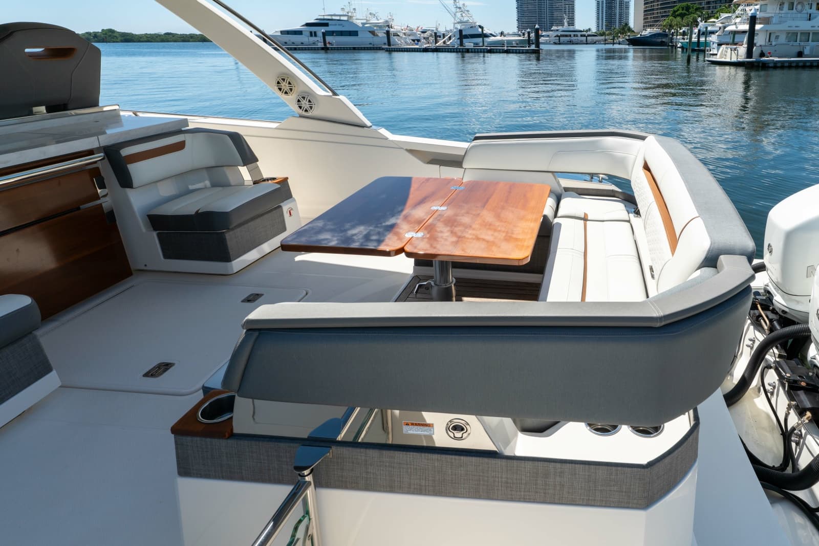 2020 Tiara Yachts 38 LS - Photo 30