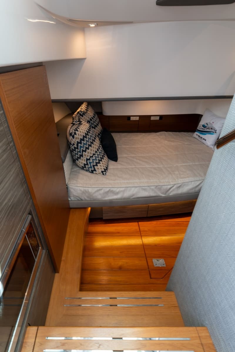 2020 Tiara Yachts 38 LS - Photo 11
