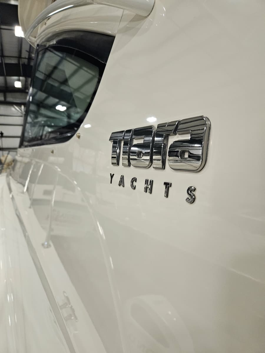 2014 Tiara Yachts 43 Open - Photo 39