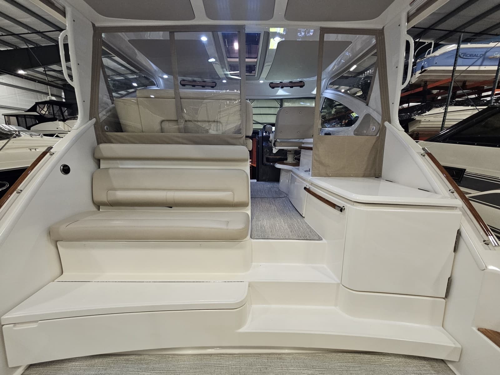 2014 Tiara Yachts 43 Open - Photo 28