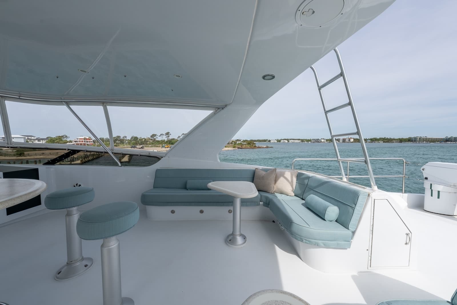 2004 Hatteras Sport Deck - Photo 33