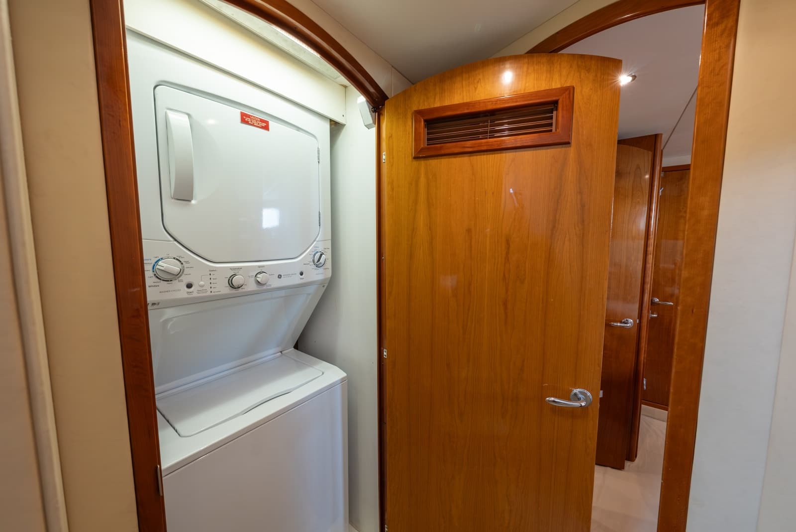 2004 Hatteras Sport Deck - Photo 11