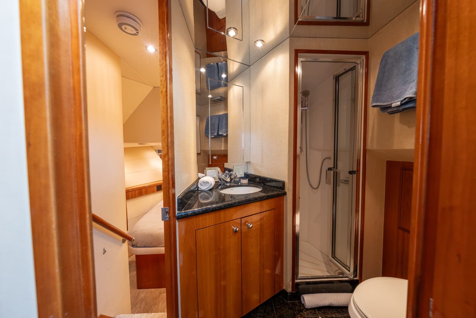 2004 Hatteras Sport Deck - Photo 25