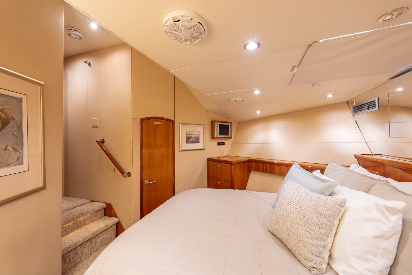 2004 Hatteras Sport Deck - Photo 23