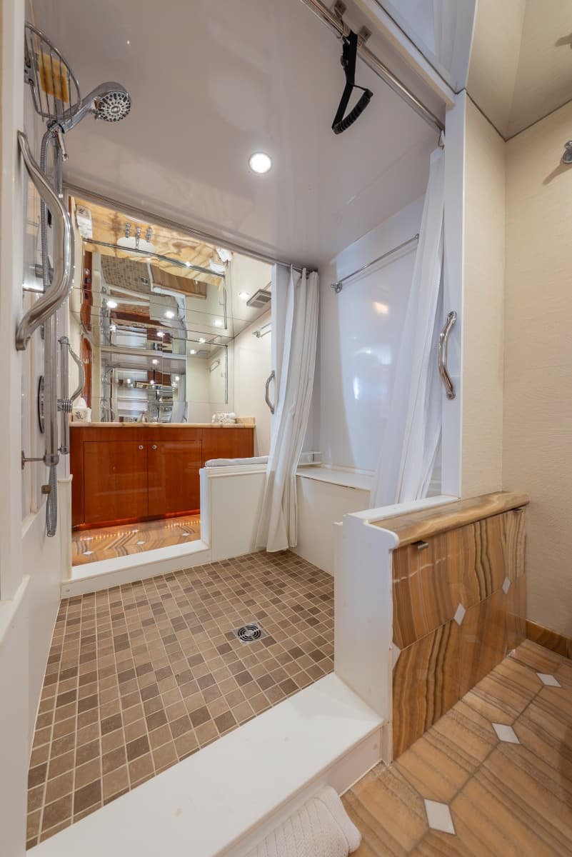 2004 Hatteras Sport Deck - Photo 16