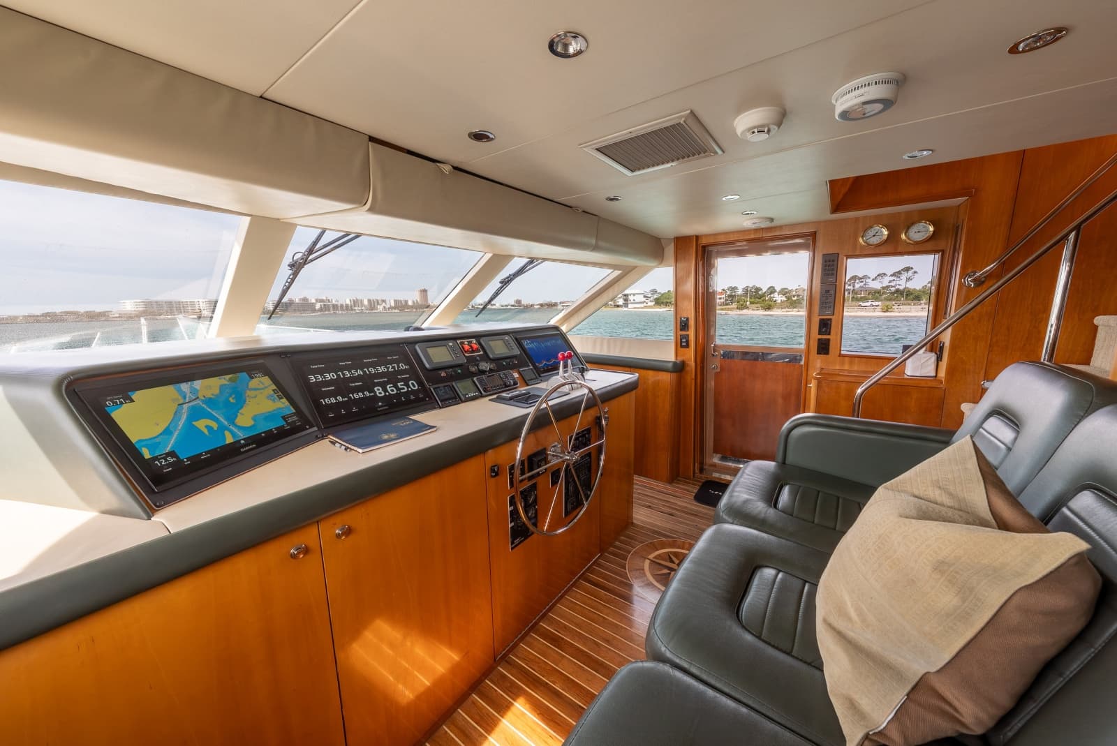 2004 Hatteras Sport Deck - Photo 30