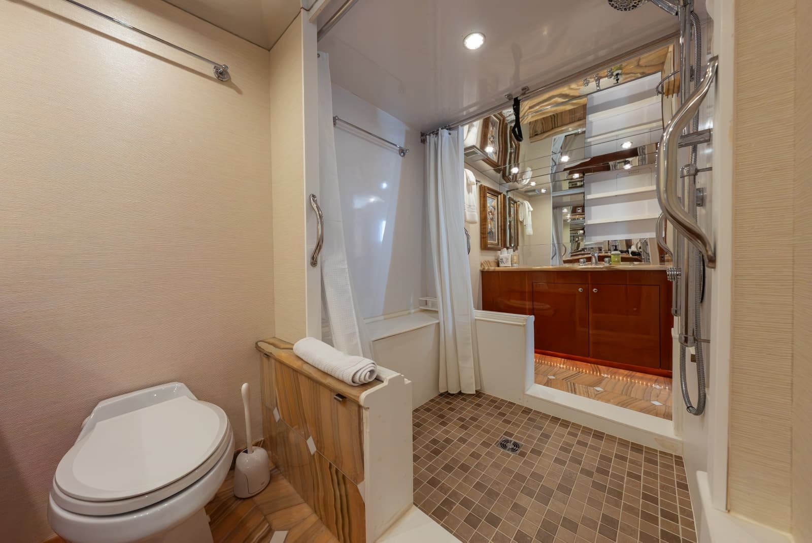 2004 Hatteras Sport Deck - Photo 17