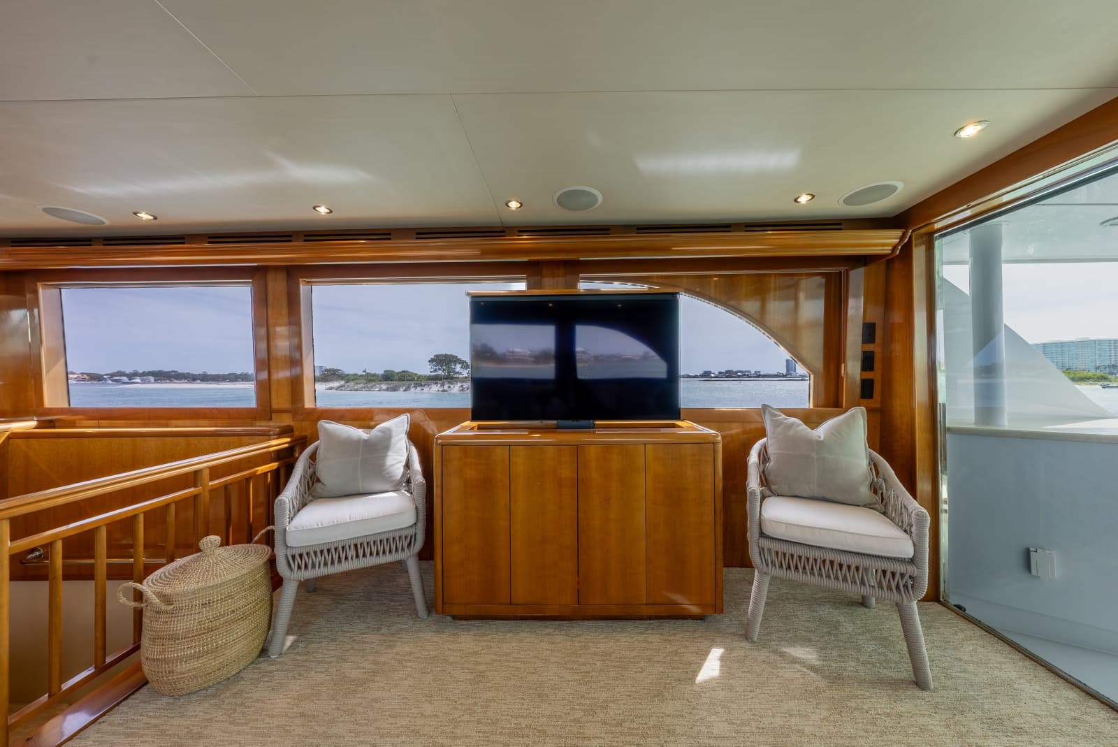 2004 Hatteras Sport Deck - Photo 3