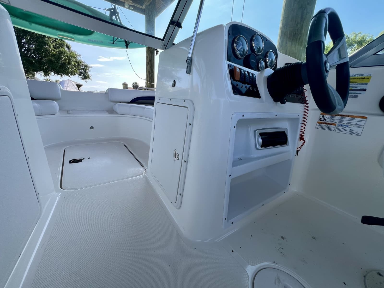 2013 Hurricane SunDeck 187 OB - Photo 40