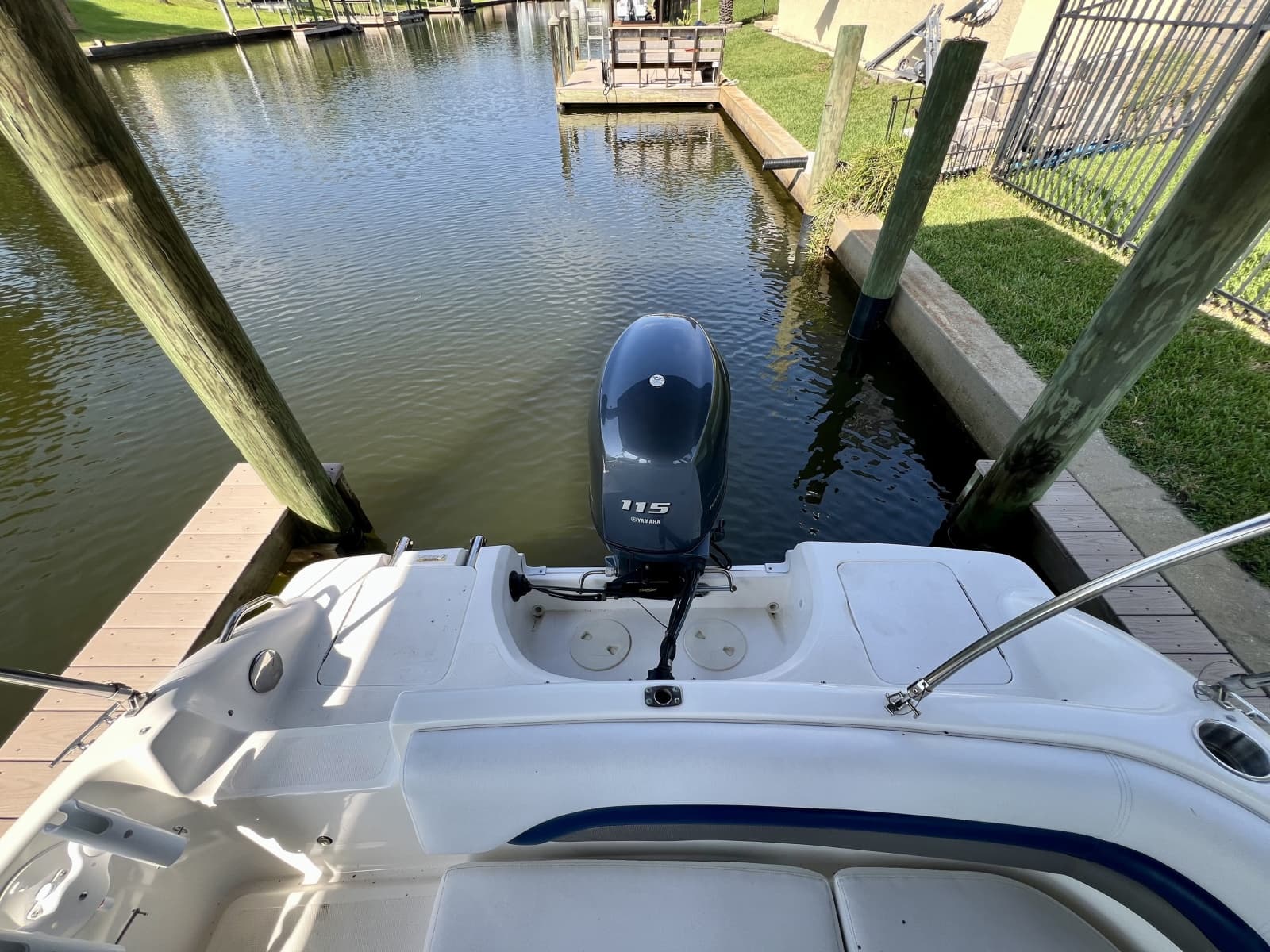 2013 Hurricane SunDeck 187 OB - Photo 32