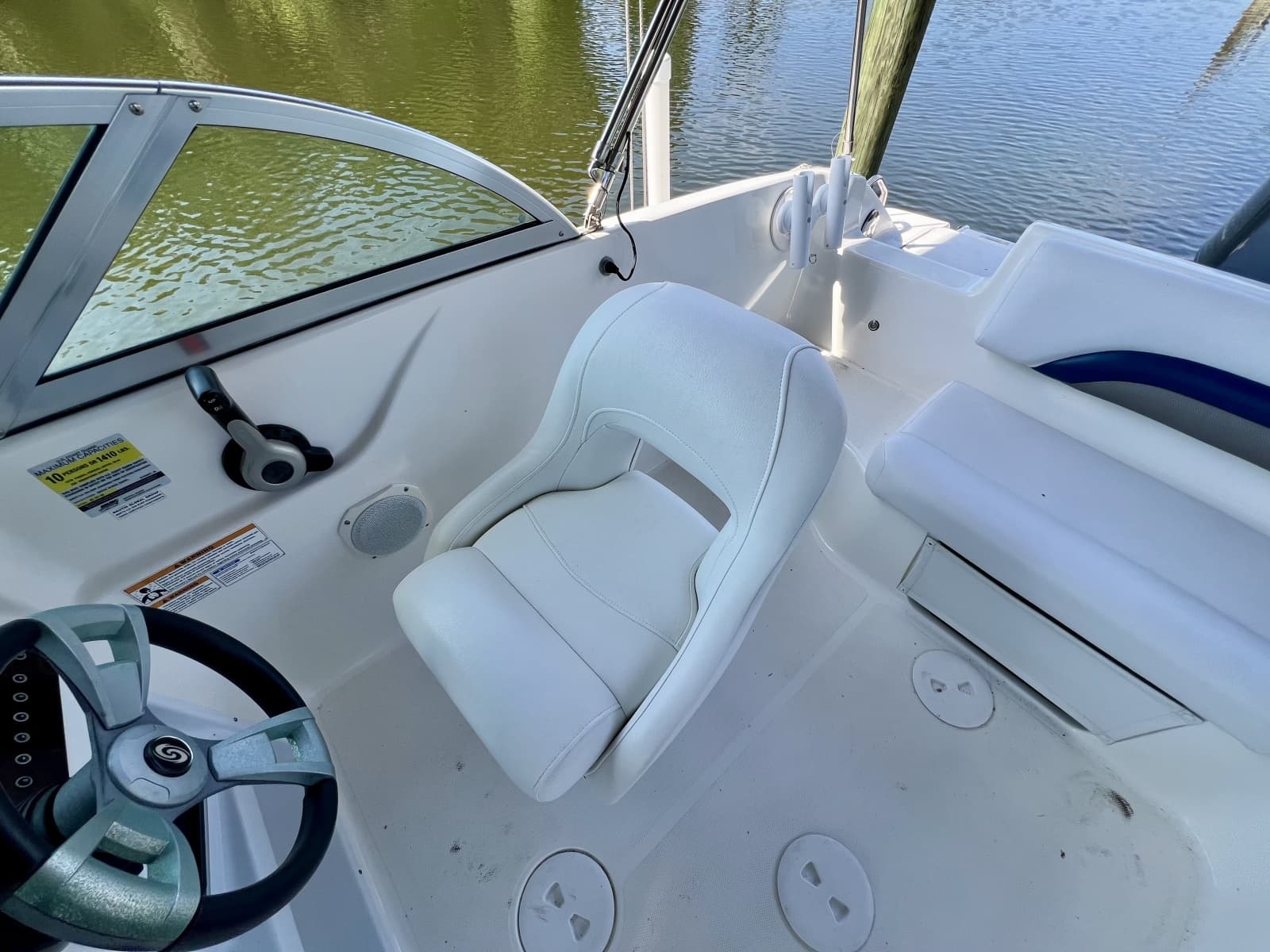 2013 Hurricane SunDeck 187 OB - Photo 33
