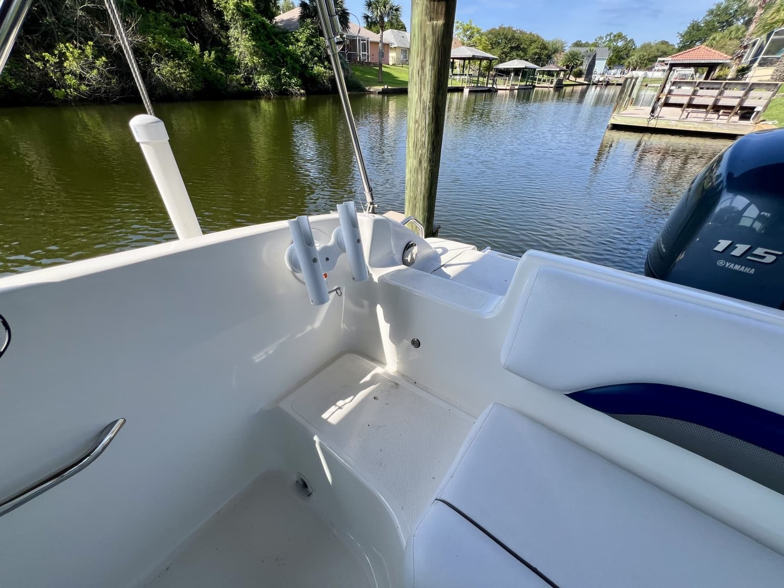 2013 Hurricane SunDeck 187 OB - Photo 21