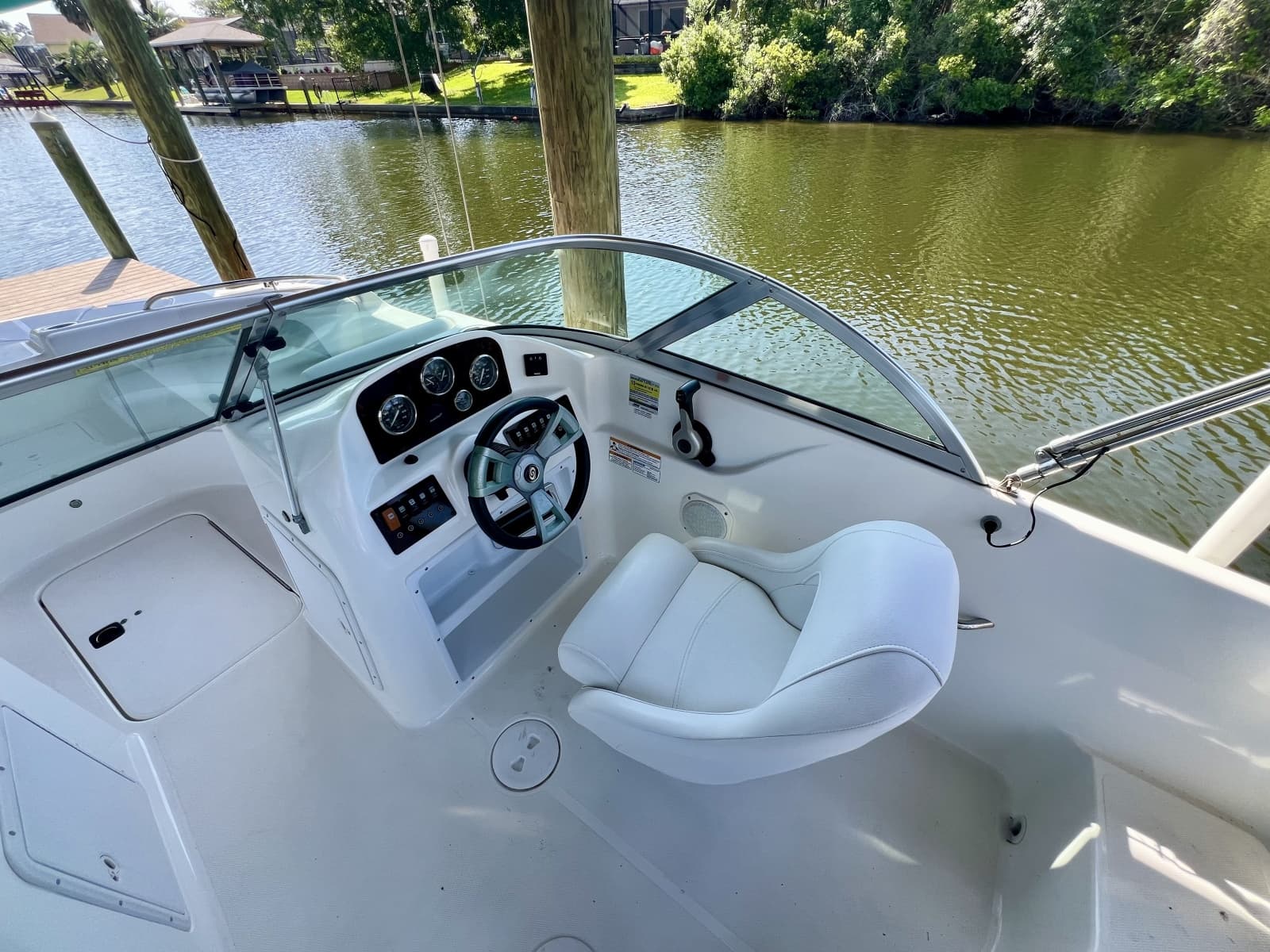 2013 Hurricane SunDeck 187 OB - Photo 11