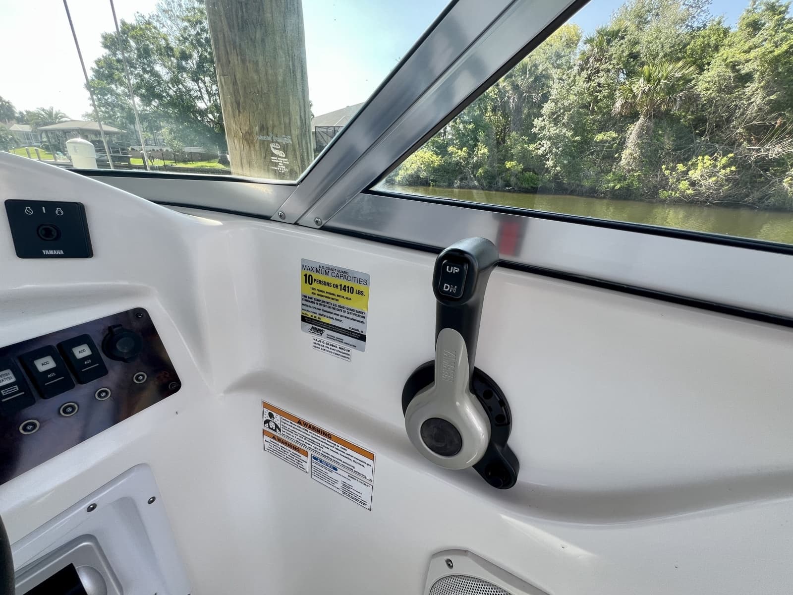 2013 Hurricane SunDeck 187 OB - Photo 18