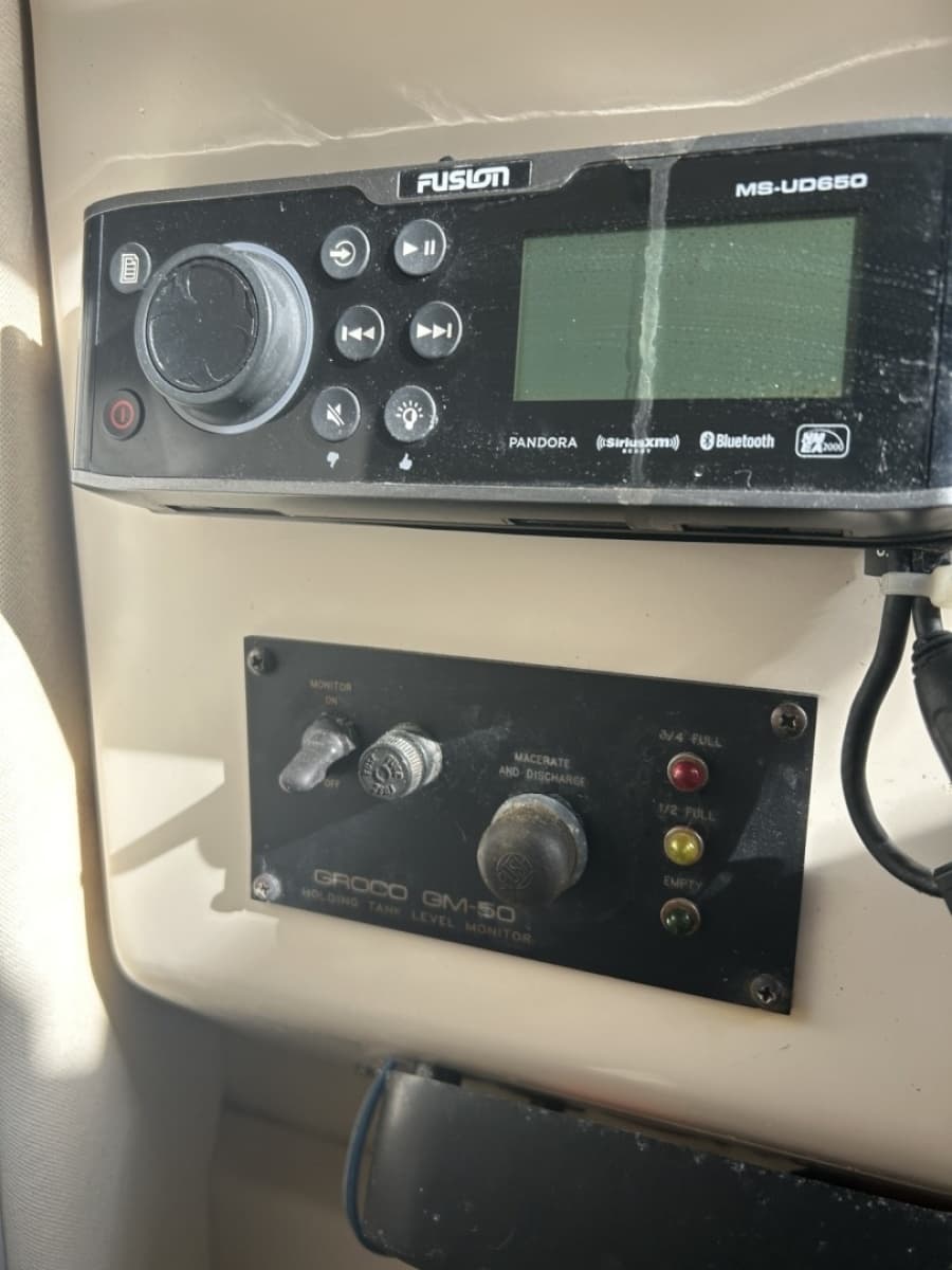 1999 Grady-White Marlin - Photo 18