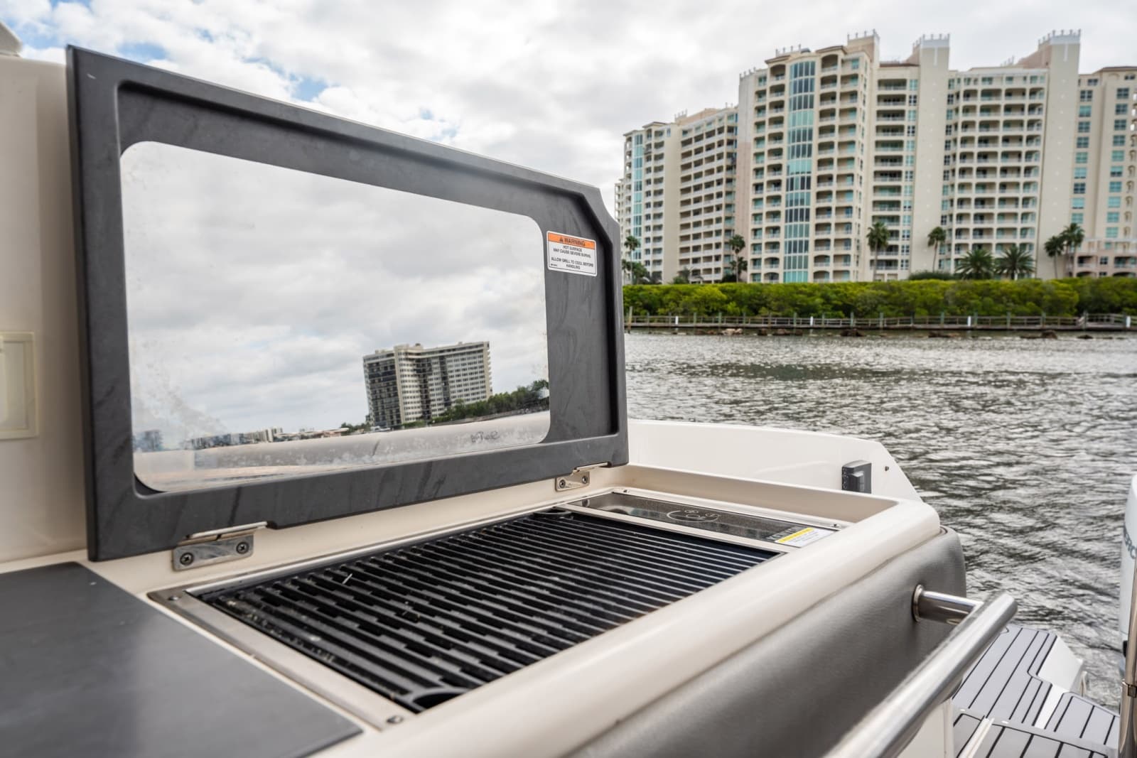 2021 Sea Ray Sundancer 320 Outboard - Photo 14