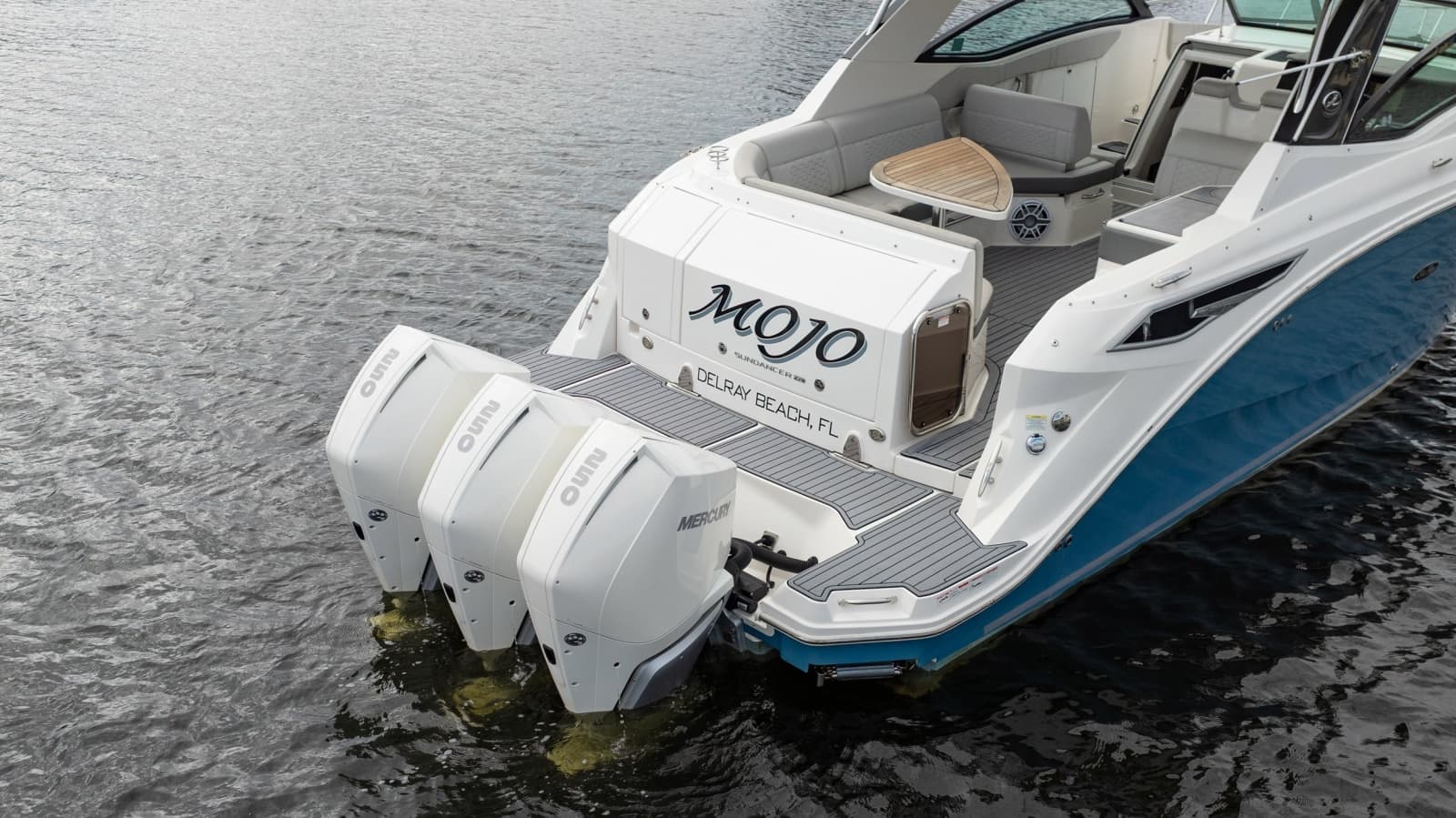 2021 Sea Ray Sundancer 320 Outboard - Photo 2