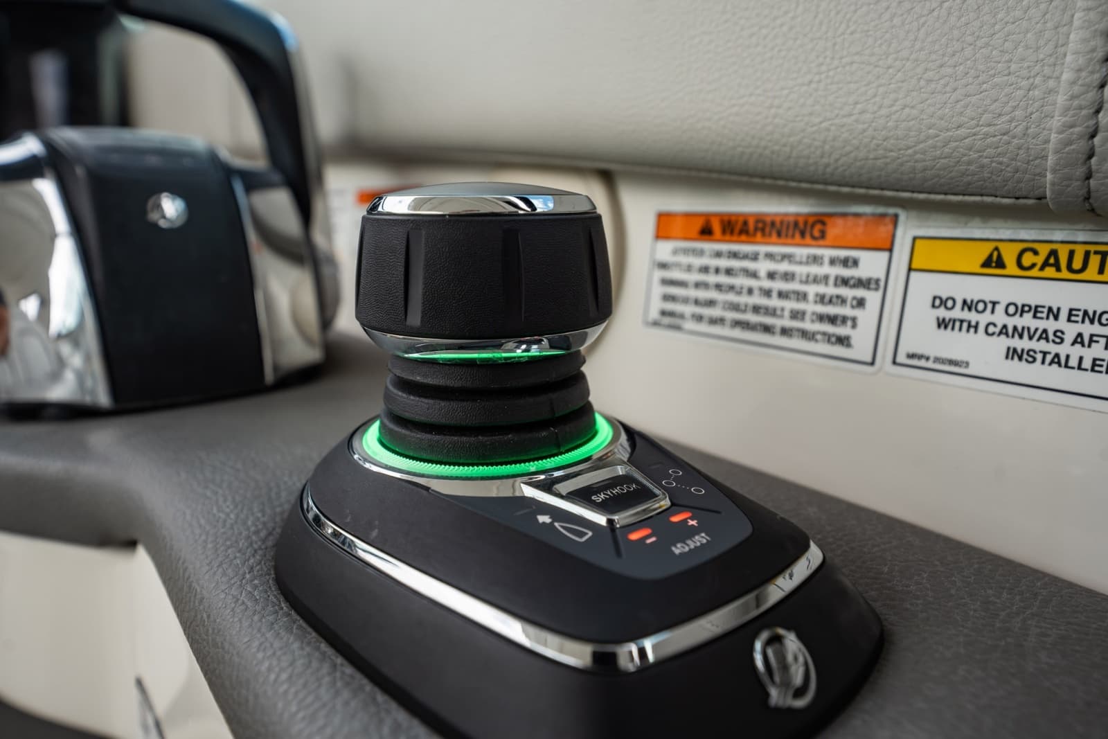 2021 Sea Ray Sundancer 320 Outboard - Photo 22