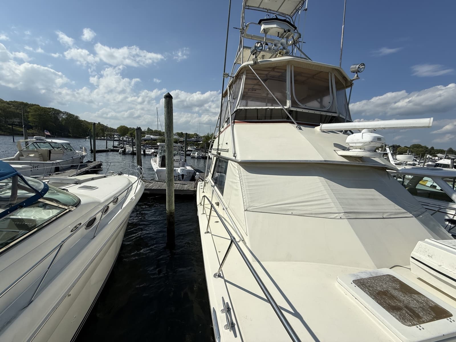 1979 Hatteras 46 Convertible - Photo 6
