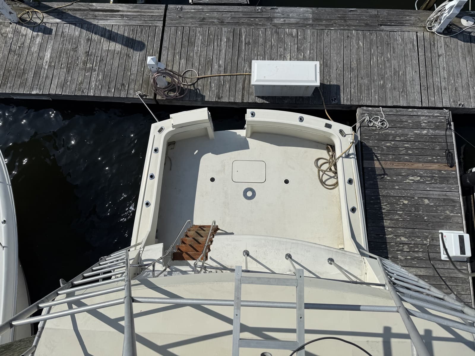 1979 Hatteras 46 Convertible - Photo 18