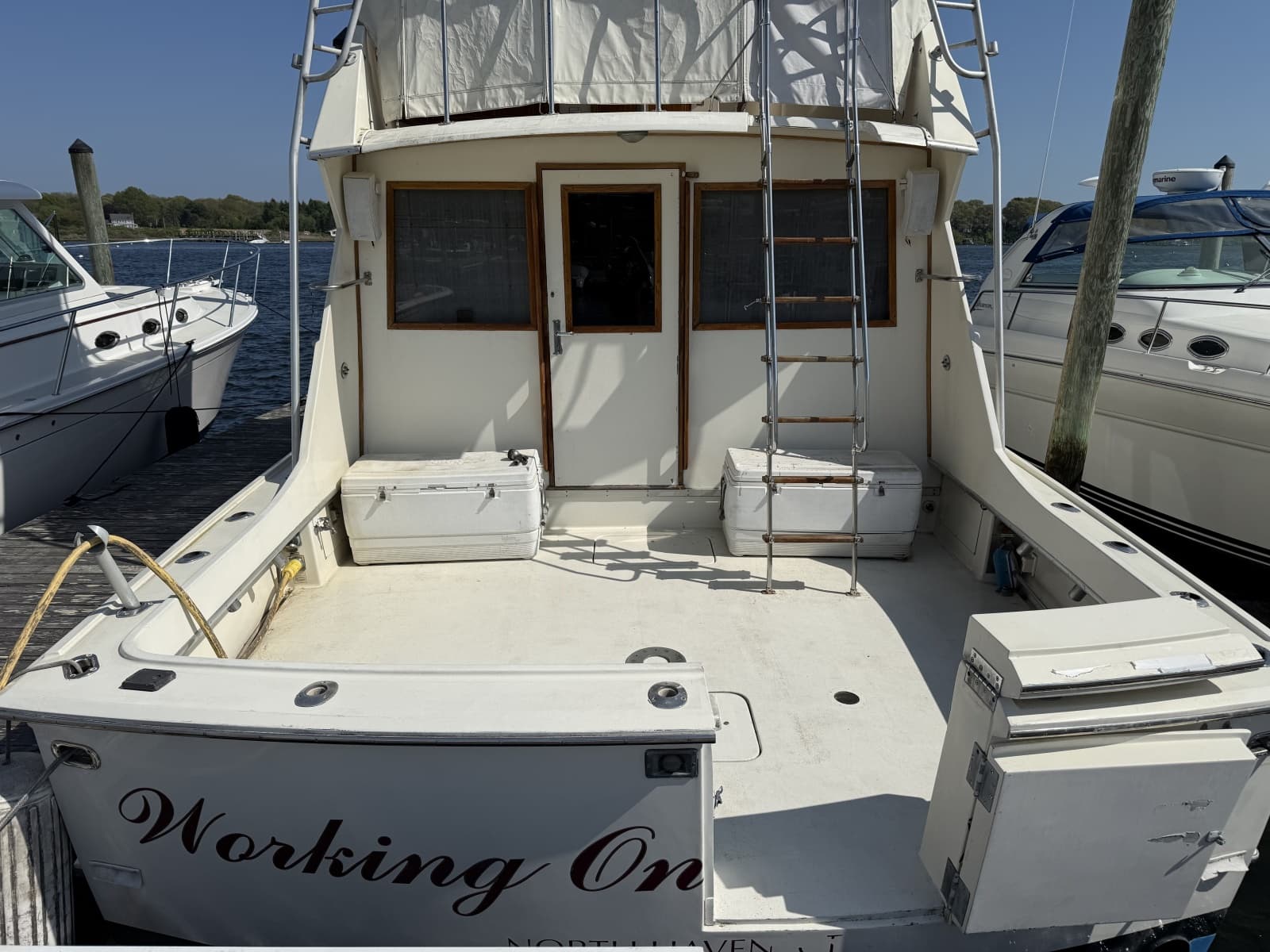 1979 Hatteras 46 Convertible - Photo 4