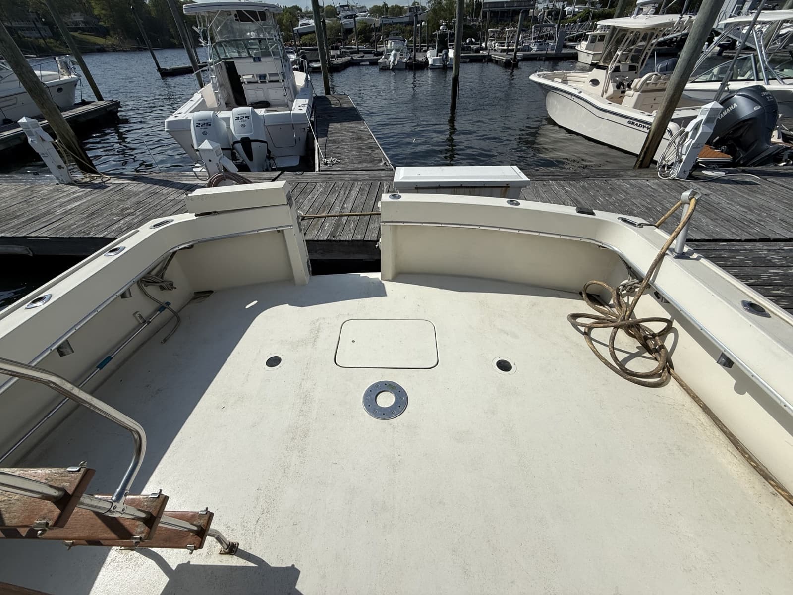 1979 Hatteras 46 Convertible - Photo 5