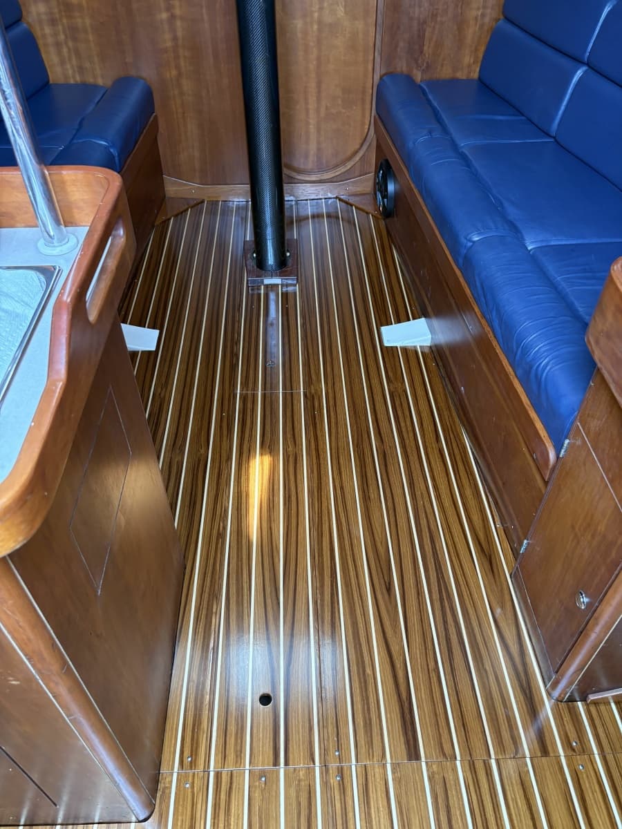2004 J Boats J/109 Shoal - Photo 4