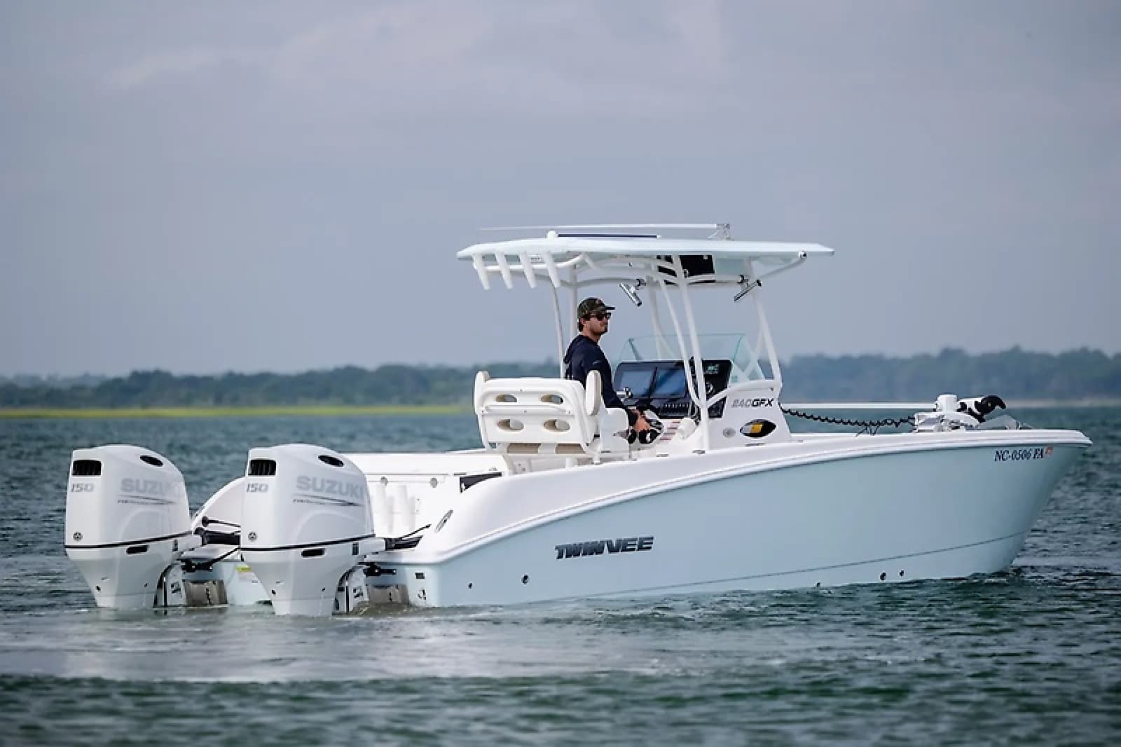 2023 Twin Vee 240 GFX - Photo 6