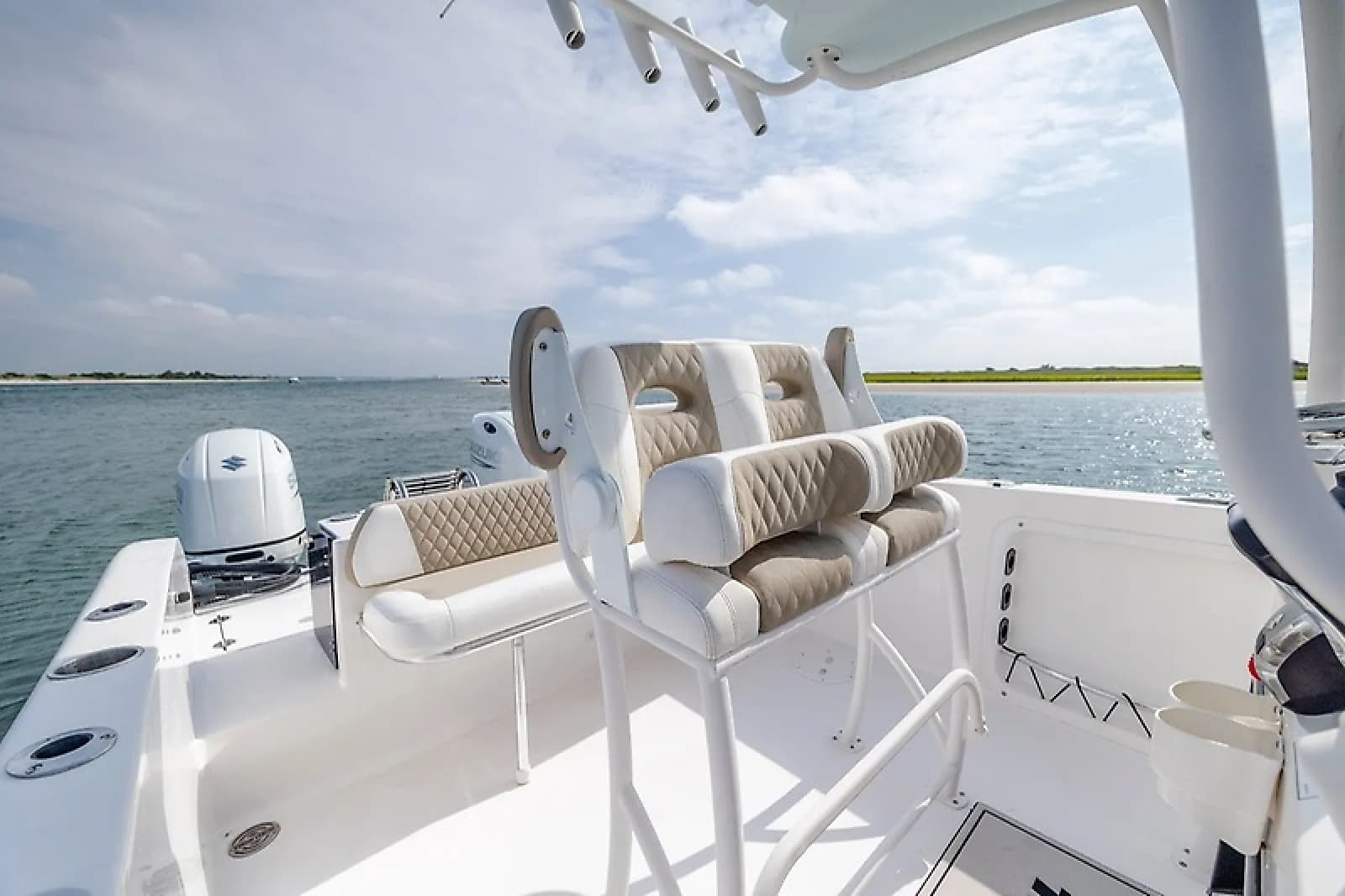 2023 Twin Vee 240 GFX - Photo 16