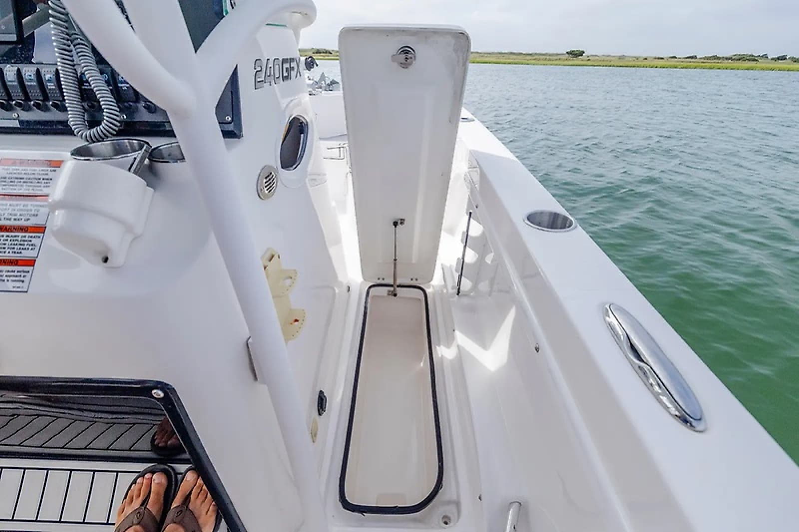 2023 Twin Vee 240 GFX - Photo 19