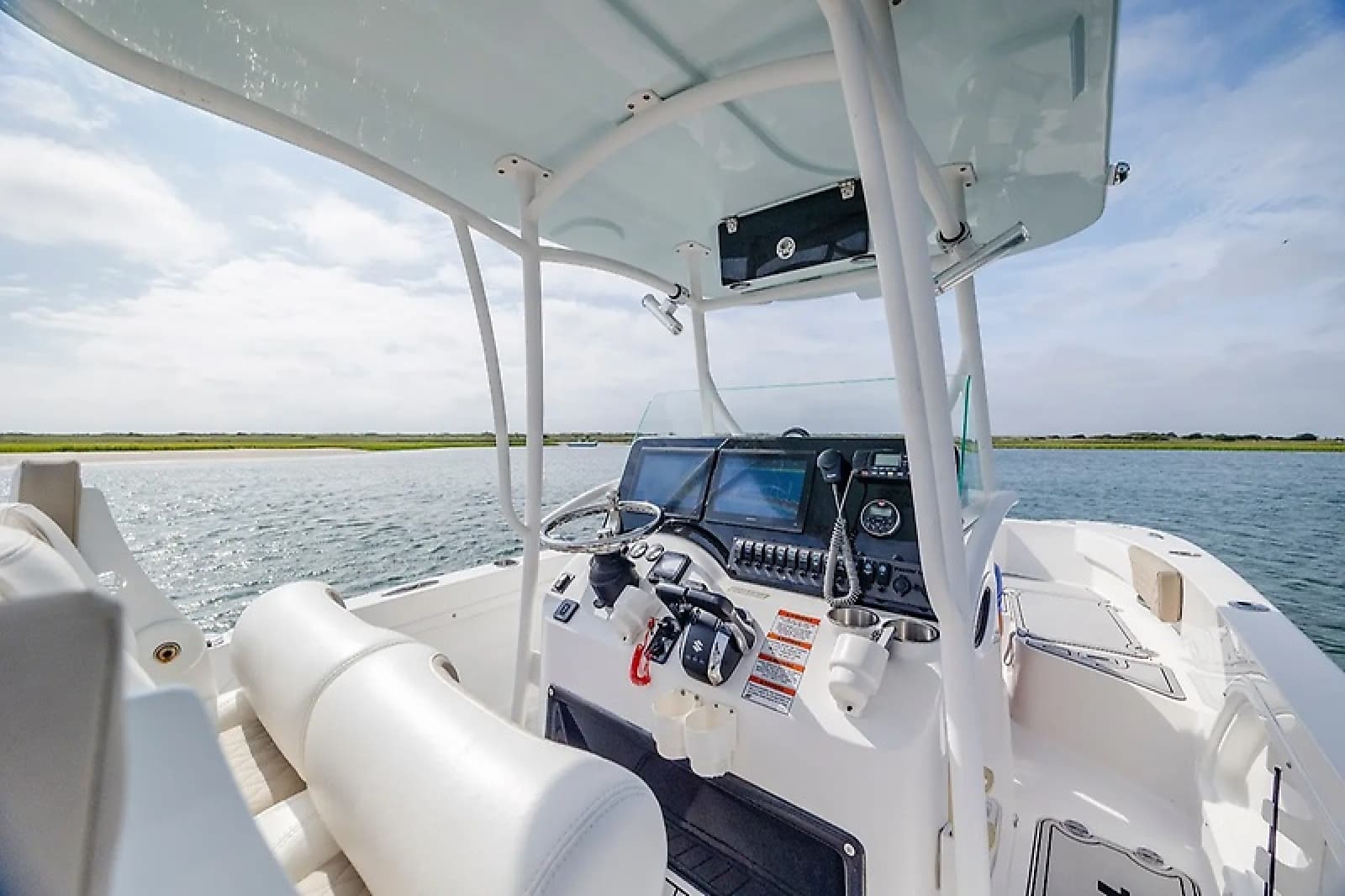 2023 Twin Vee 240 GFX - Photo 14