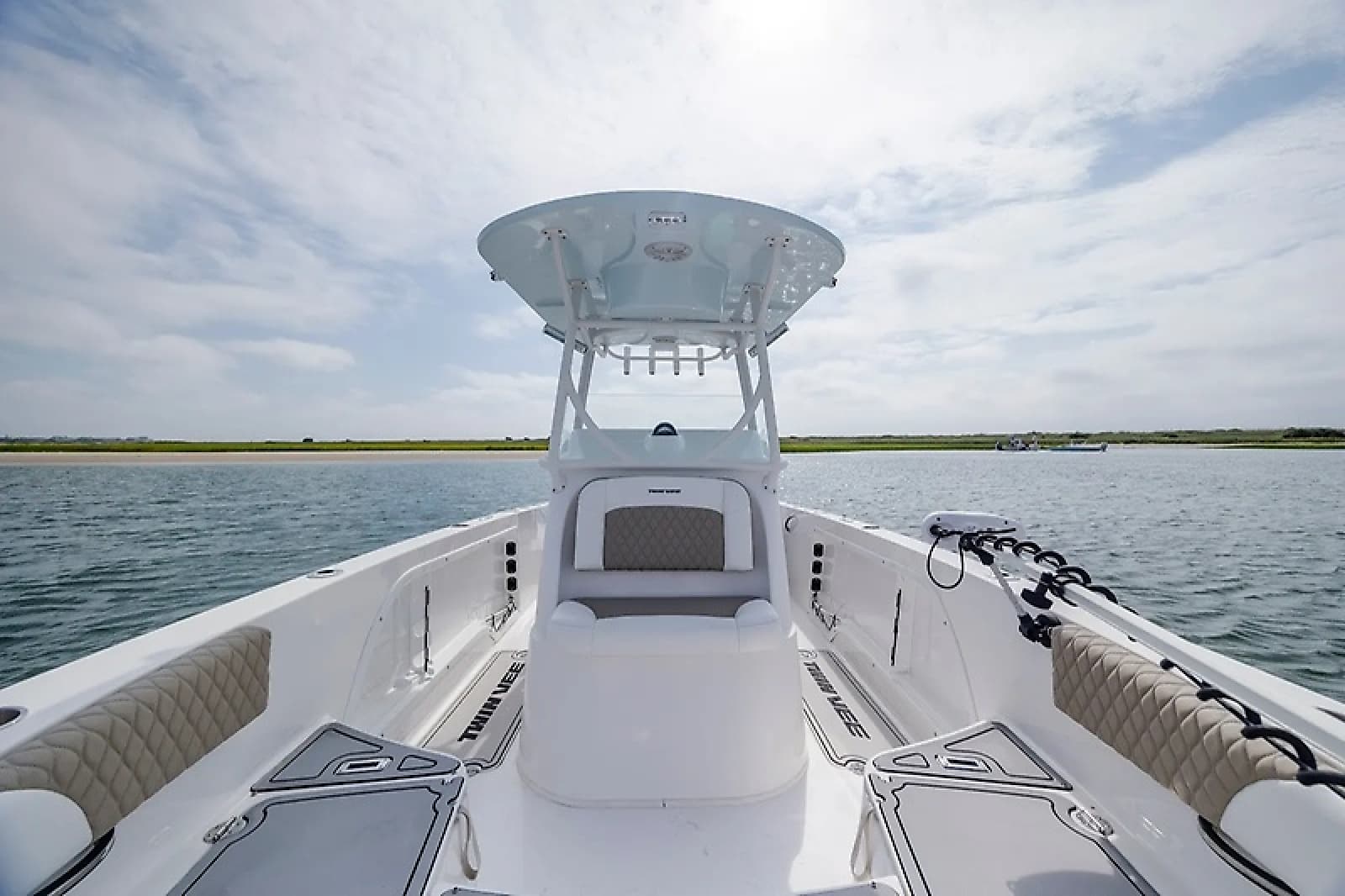 2023 Twin Vee 240 GFX - Photo 25