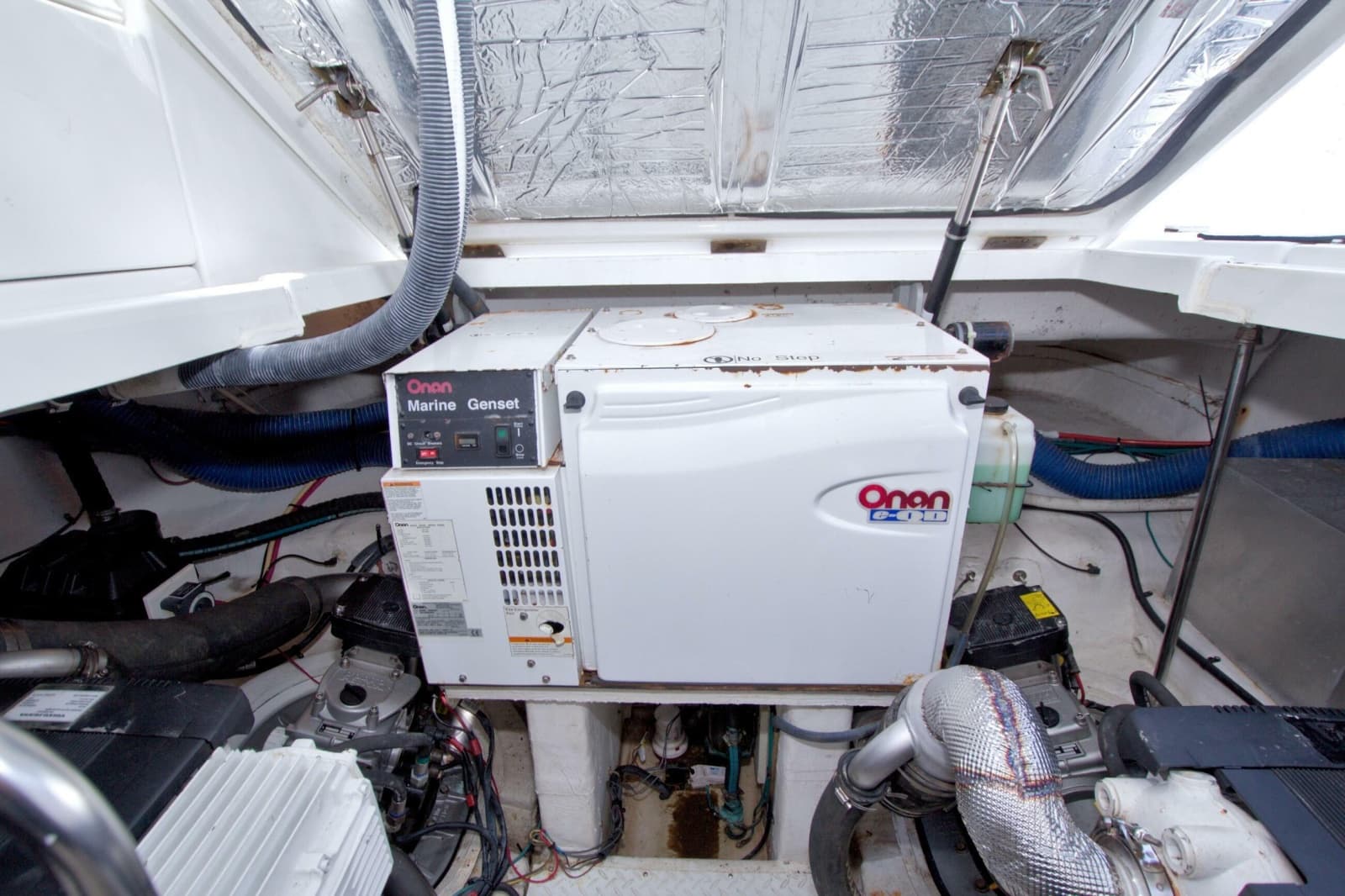 2008 Cruisers Yachts 420 Express - Photo 56