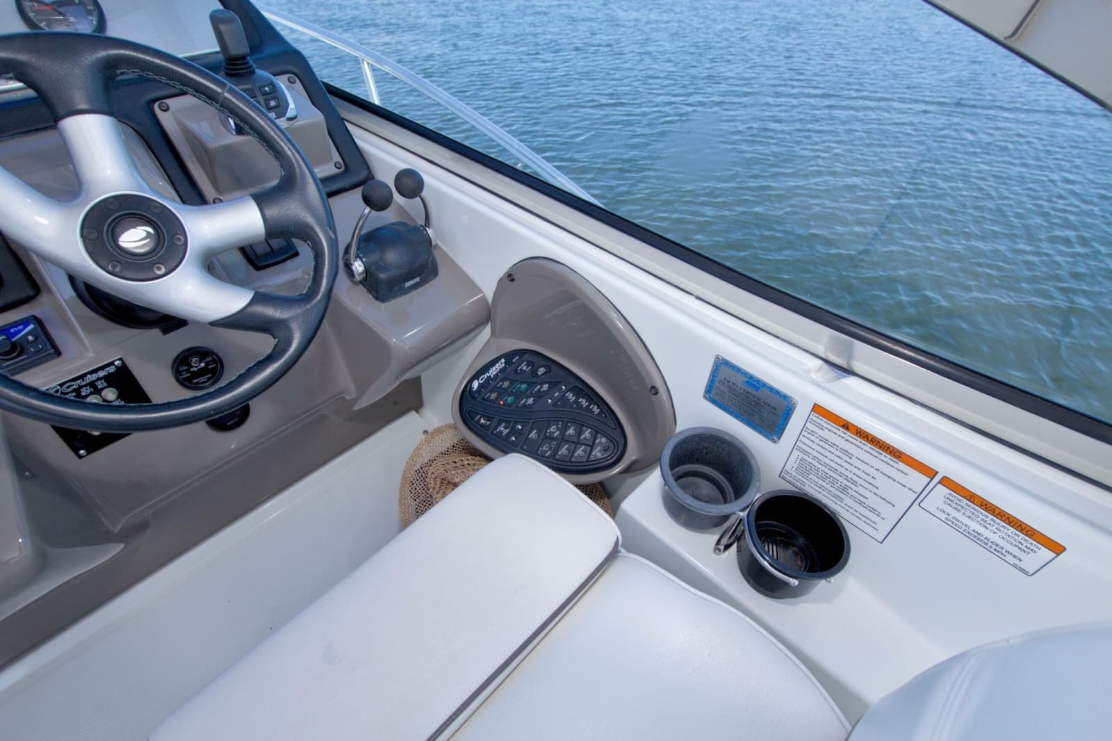 2008 Cruisers Yachts 420 Express - Photo 32